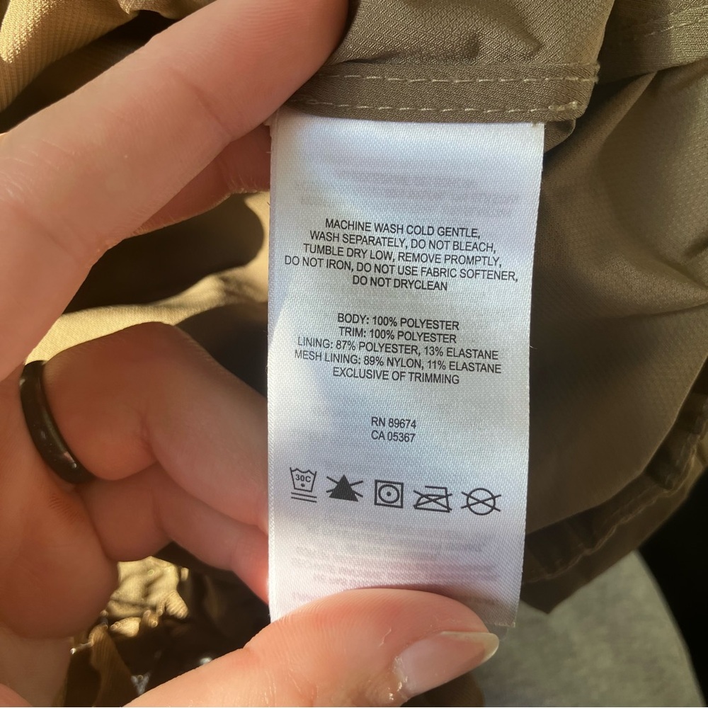 Mountain Hardwear | Zenell Windbreaker Trench Coat - Picture 6 of 8